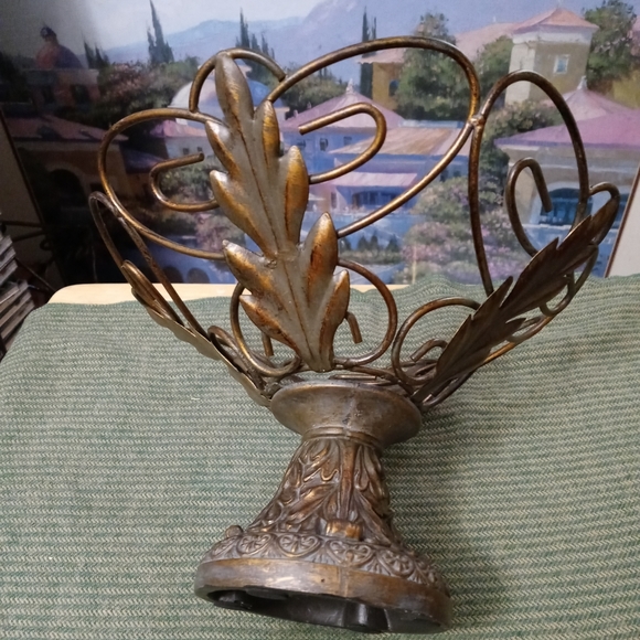 Wrought Iron Spanish Revival Medieval footed fruit basket & Hot Pot Holder🍜 - Picture 10 of 16